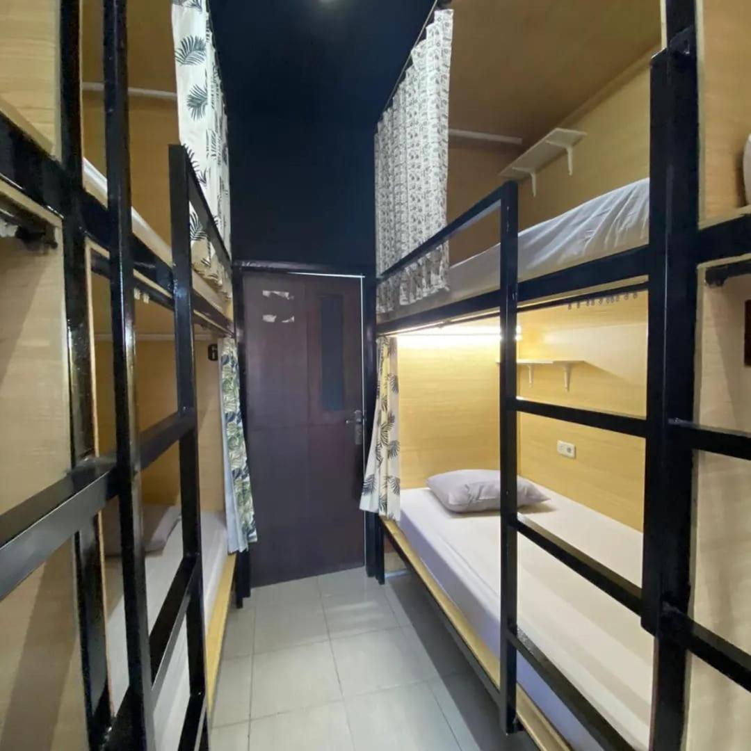 Innbox Hostel Sorong Esterno foto
