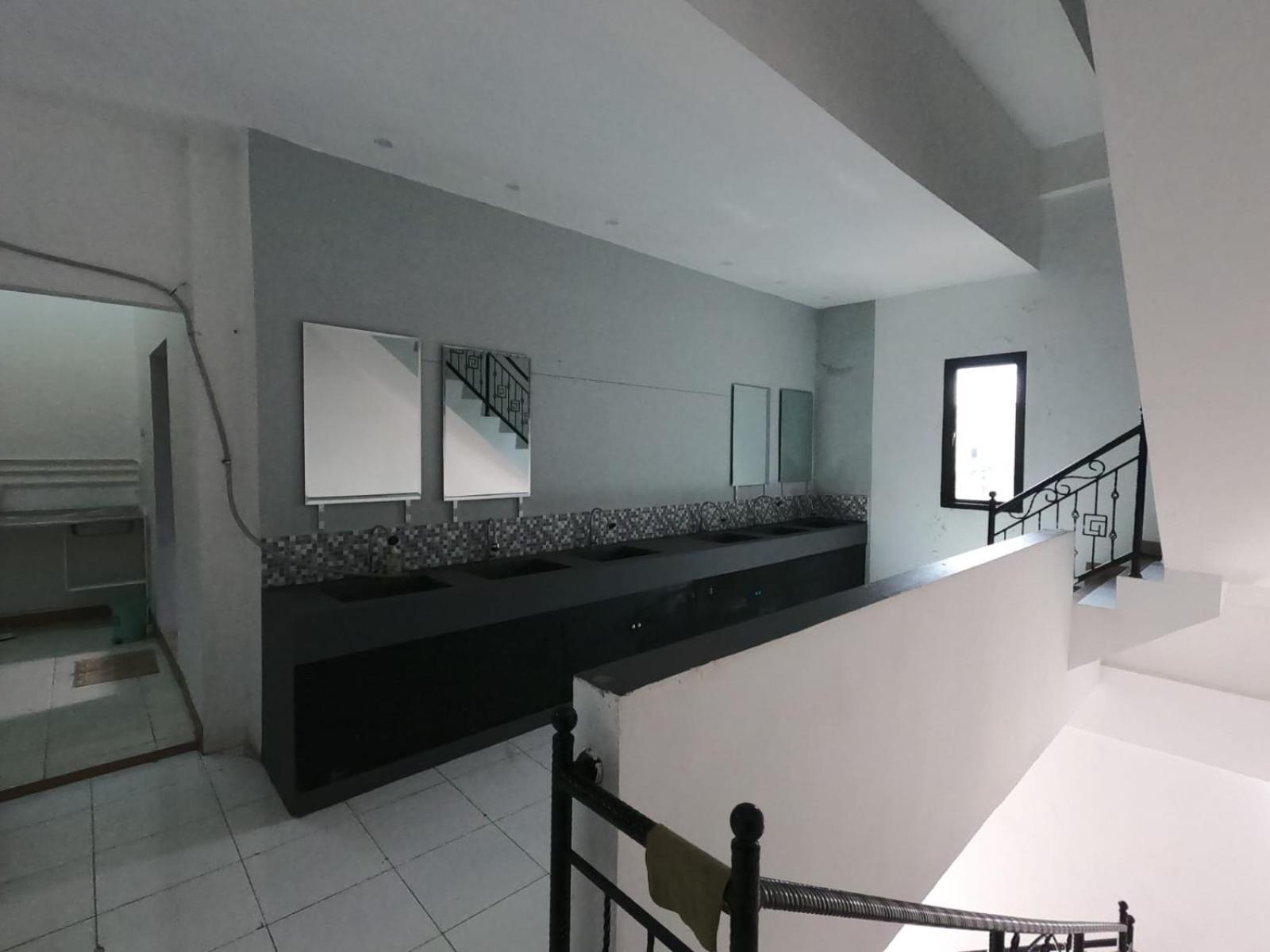 Innbox Hostel Sorong Esterno foto