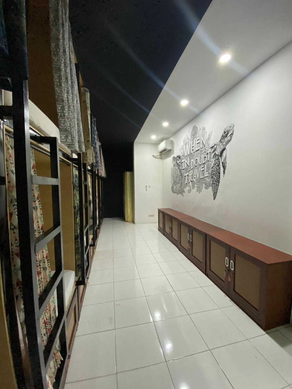 Innbox Hostel Sorong Esterno foto